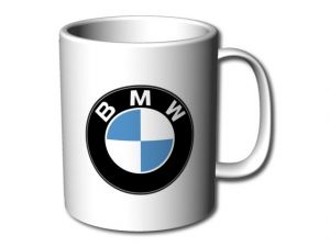 bílý hrnek BMW