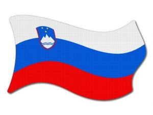Slovinská vlajka vlající